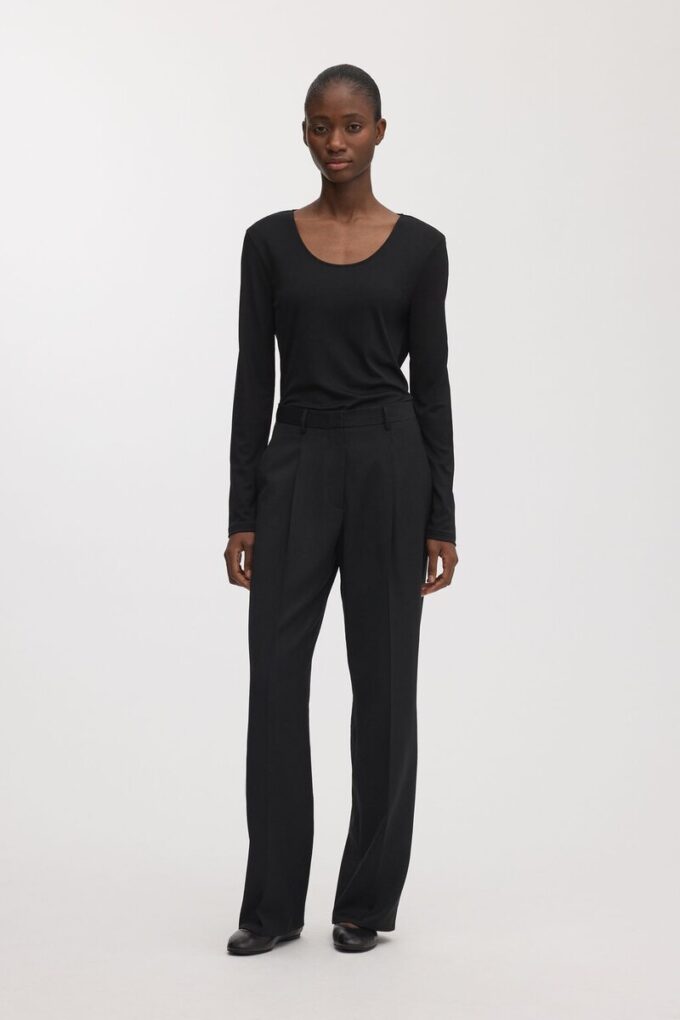 The Long Sleeve Scoop Neck Top The Long Sleeve Scoop Neck Top