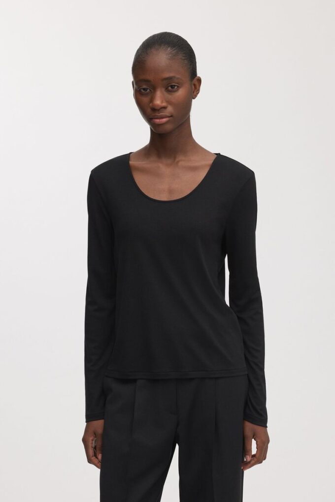 The Long Sleeve Scoop Neck Top The Long Sleeve Scoop Neck Top