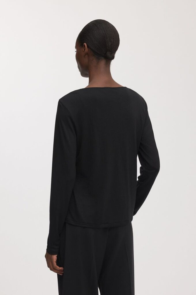 The Long Sleeve Scoop Neck Top The Long Sleeve Scoop Neck Top
