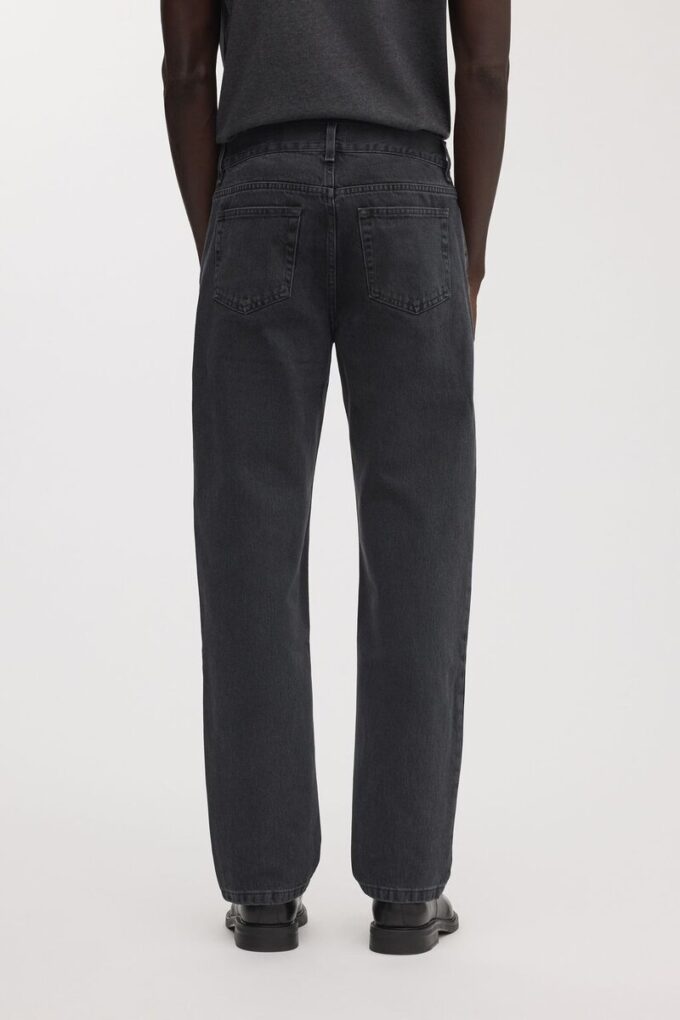 The Loose Jeans