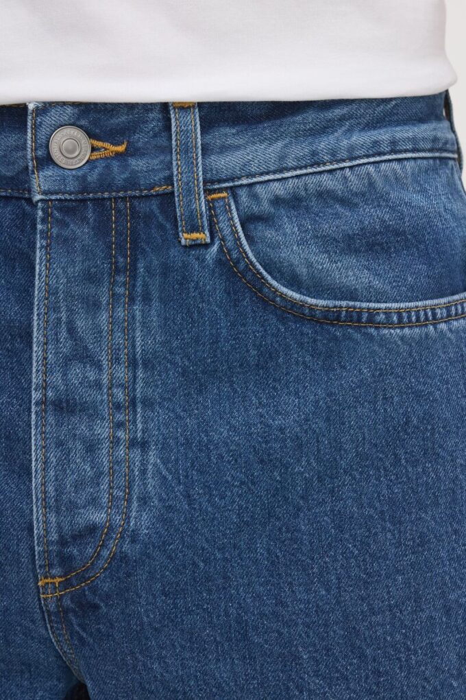 The Loose Jeans The Loose Jeans