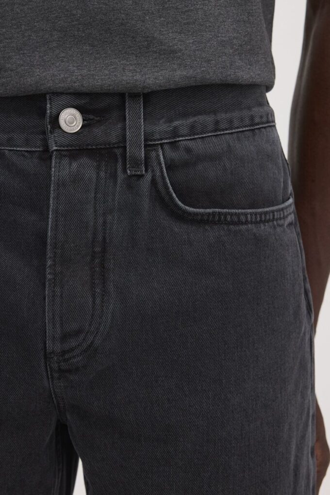 The Loose Jeans