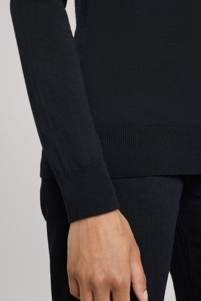 The Merino Crew Neck Sweater – Archive