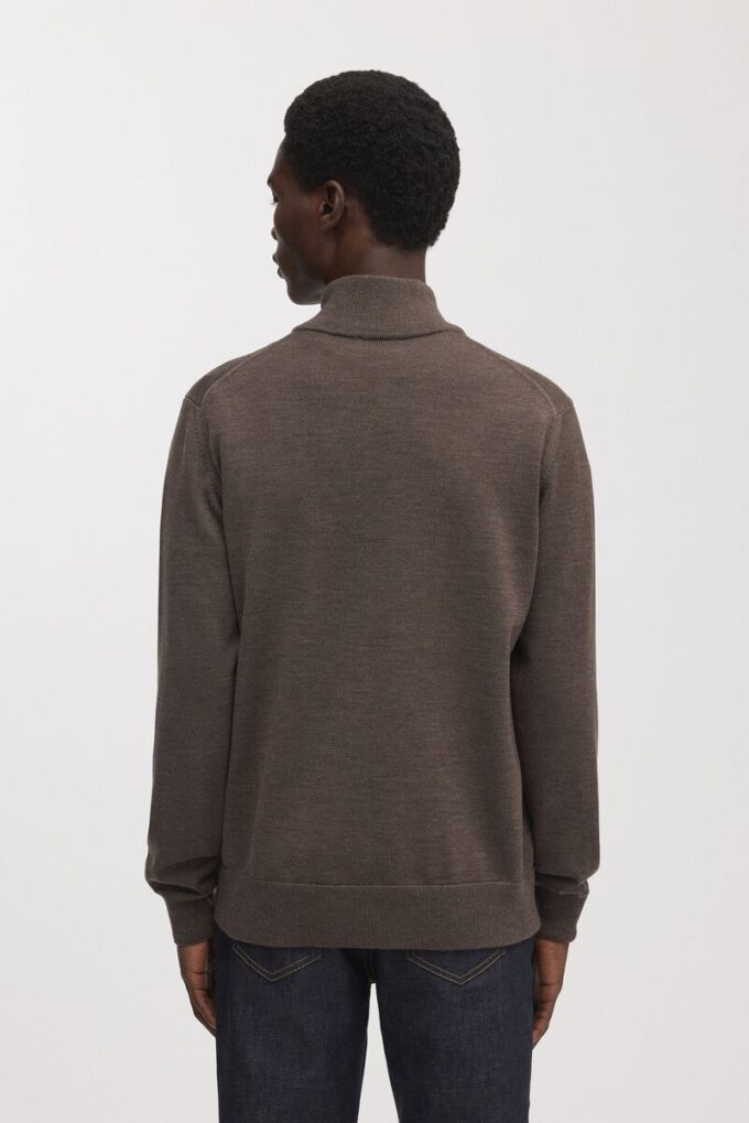 The Merino Half Zip Sweater The Merino Half Zip Sweater