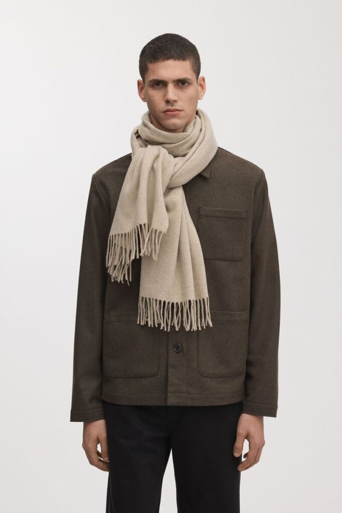 The Oversized Cashmere Wool Scarf The Oversized Cashmere Wool Scarf