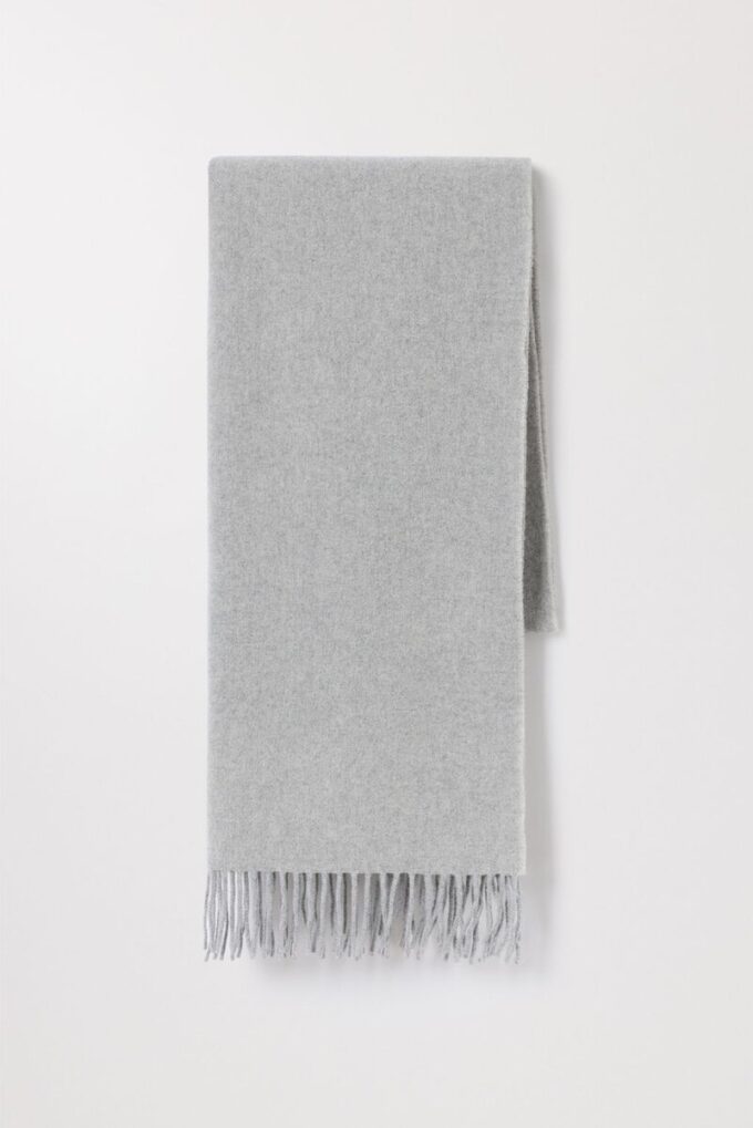 The Oversized Cashmere Wool Scarf The Oversized Cashmere Wool Scarf