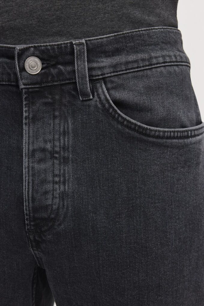 The Slim Jeans